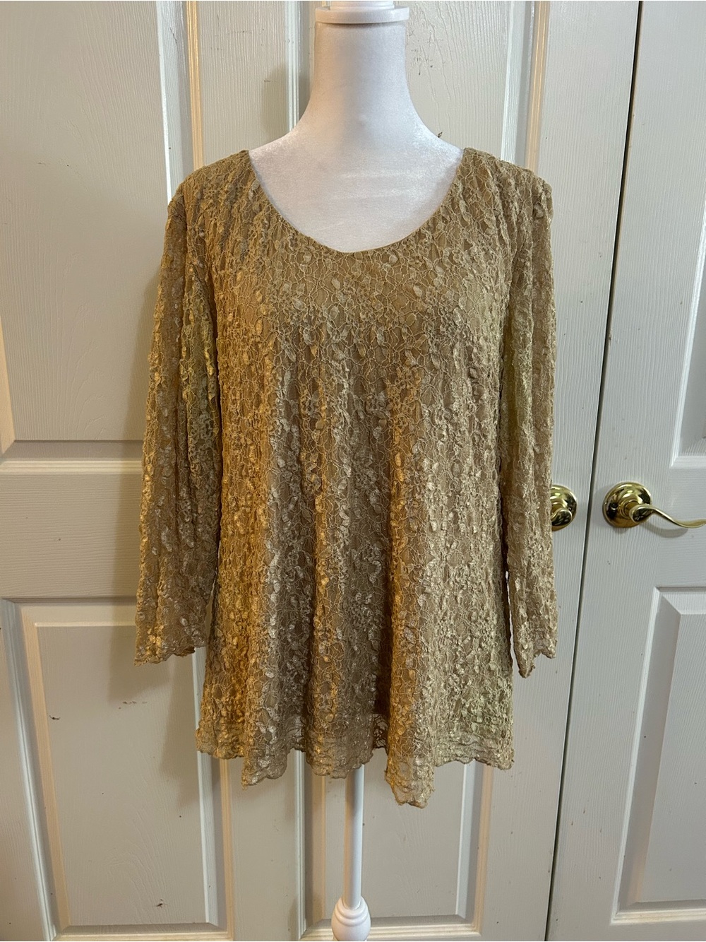 Coldwater Creek gold lace top, 1X